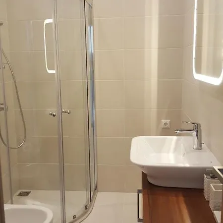 Great Flat With Terrace In Oldtown-prime *